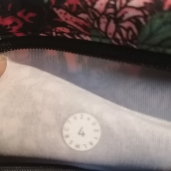 Lululemon Speed Up Tight *Full-on Luxtreme 28" - Picture 6 of 6